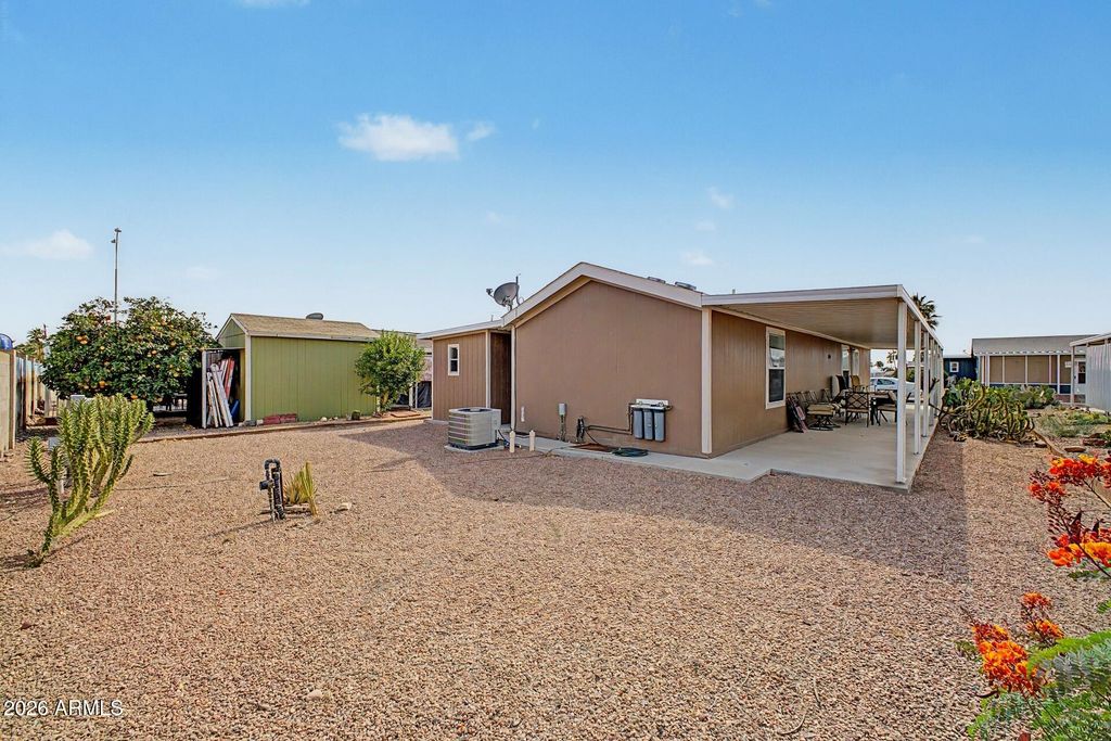Image 6 of property listing at 834 S MERIDIAN Road 46, Apache Junction, AZ 85120