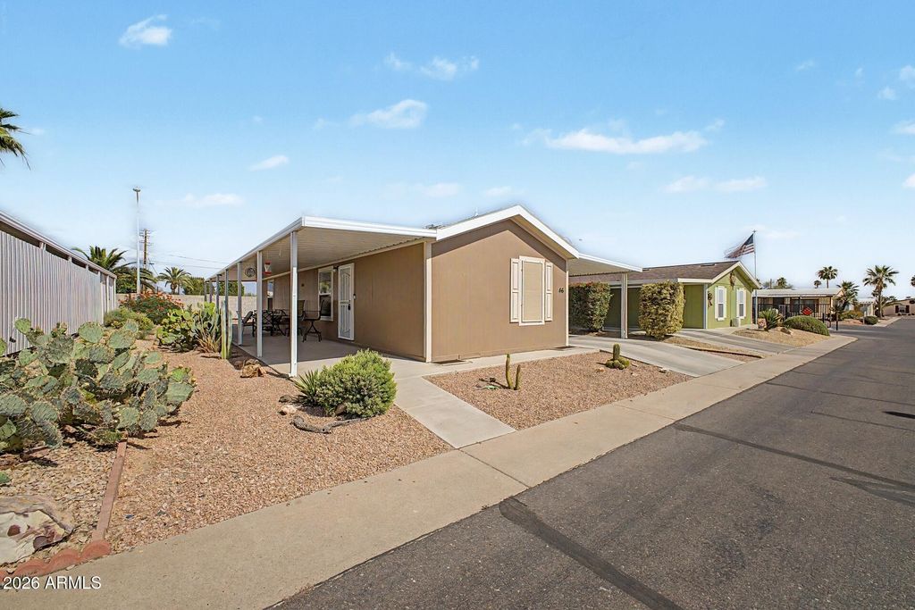 Image 9 of property listing at 834 S MERIDIAN Road 46, Apache Junction, AZ 85120
