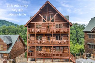 1106 Black Bear Cub Way, Sevierville, TN 37862