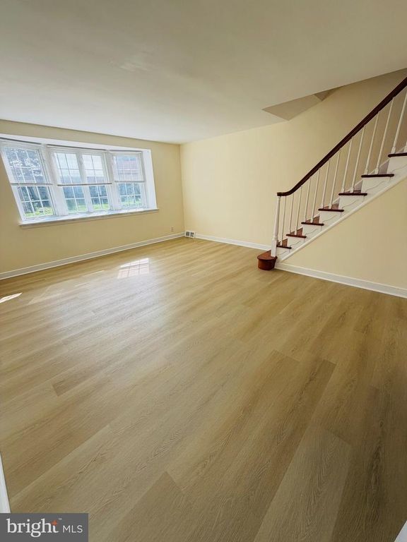 2219 FULLER ST, PHILADELPHIA, PA 19152 — photo 2