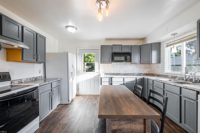 3259 Berent Street, Burton, MI 48529