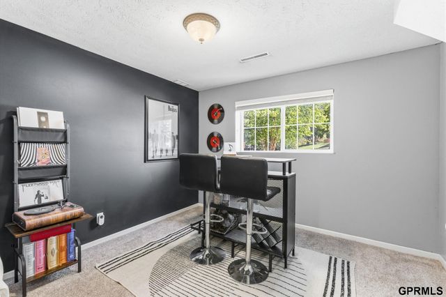 17625 Josephine Street, Omaha, NE 68136