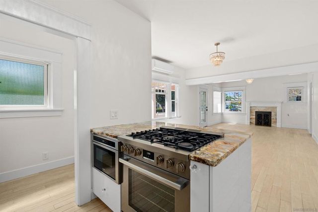 1130 Fort Stockton, San Diego, CA 92103