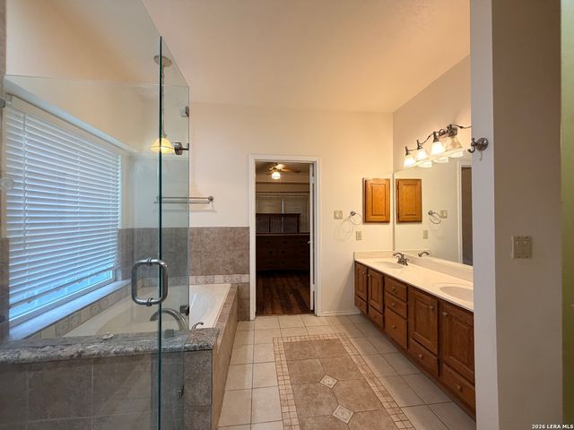 215 WHISPER WOOD LN, San Antonio, TX 78216