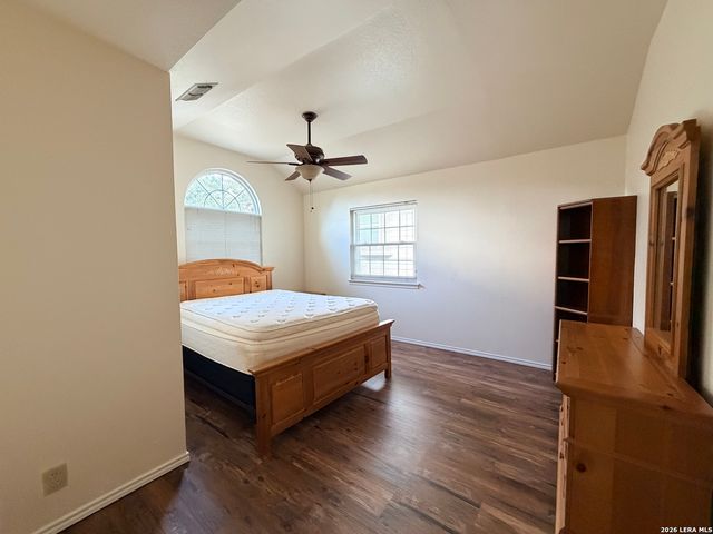 215 WHISPER WOOD LN, San Antonio, TX 78216