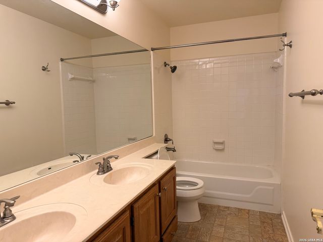 215 WHISPER WOOD LN, San Antonio, TX 78216