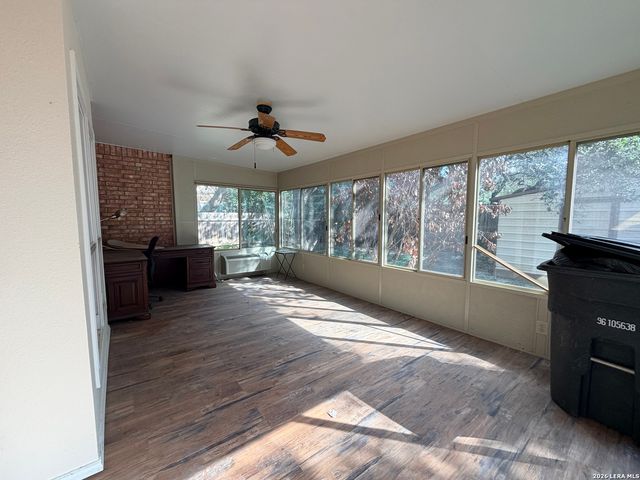 215 WHISPER WOOD LN, San Antonio, TX 78216