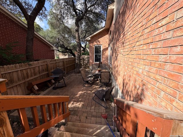 215 WHISPER WOOD LN, San Antonio, TX 78216