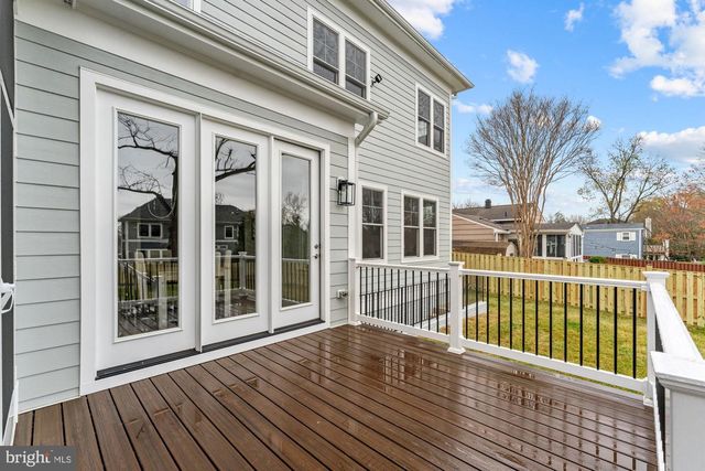 606 MEADOW LN SW, Vienna, VA 22180