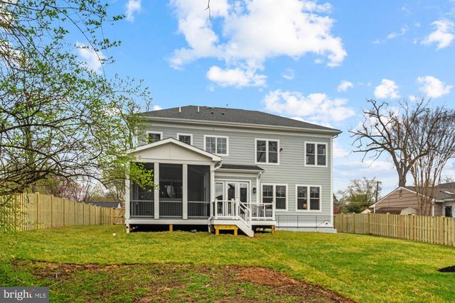 606 MEADOW LN SW, Vienna, VA 22180