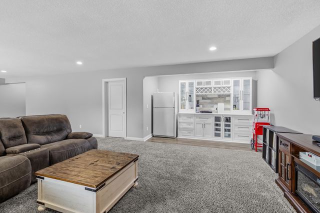 14187 Oneka Parkway N, Hugo, MN 55038