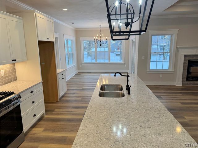 8541 Angus Path, Cicero, NY 13039