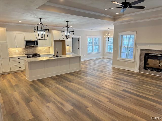 8541 Angus Path, Cicero, NY 13039