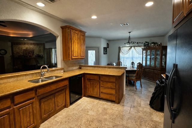 121 Rey Del Mar Circle, Weatherford, TX 76085