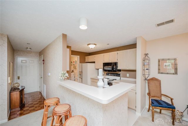 7636 Shawnee Lane 206, West Chester, OH 45069