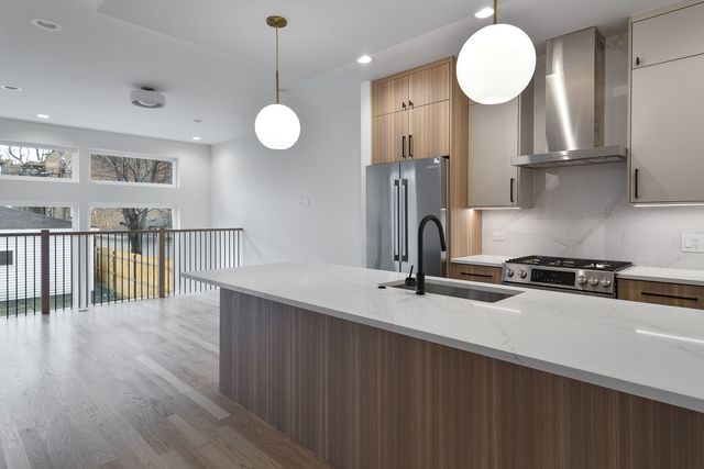 5357 N Melvina Avenue, Chicago, IL 60630