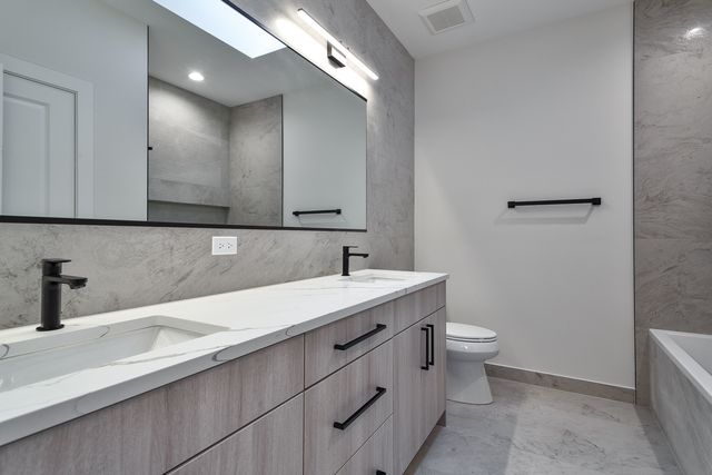 5357 N Melvina Avenue, Chicago, IL 60630