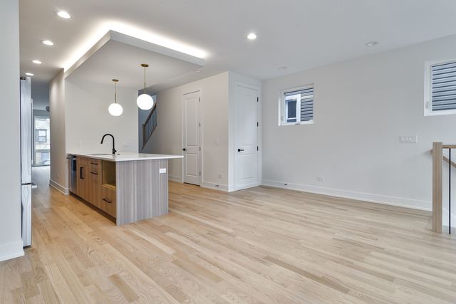 5357 N Melvina Avenue, Chicago, IL 60630
