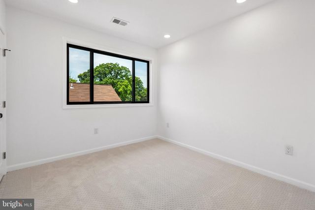 3108 ADAMS ST NE, Washington, DC 20018