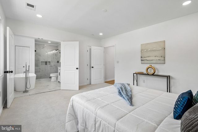 3108 ADAMS ST NE, Washington, DC 20018