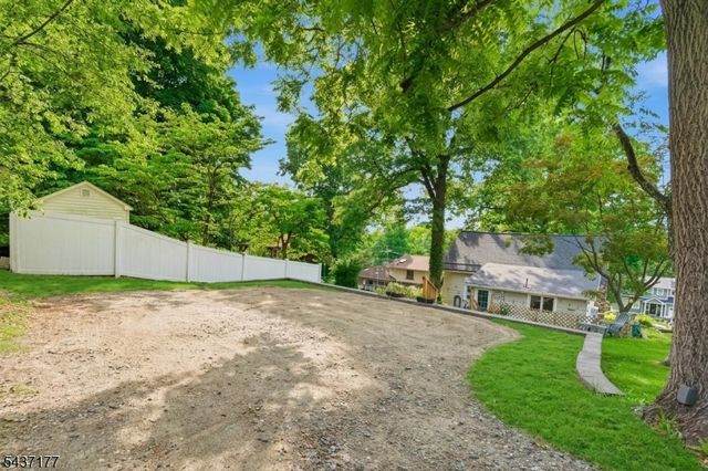 68 Westover Ave, West Caldwell Twp., NJ 07006