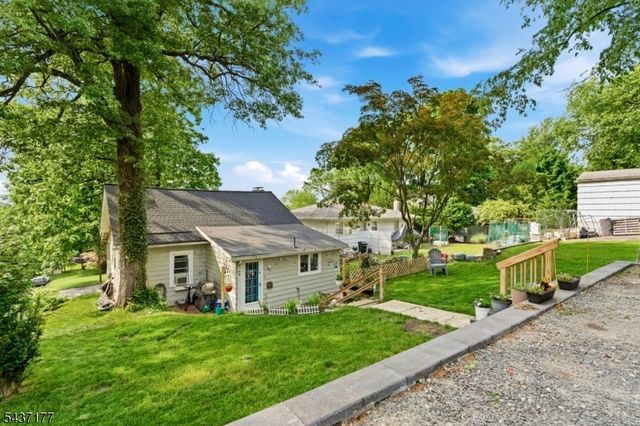 68 Westover Ave, West Caldwell Twp., NJ 07006