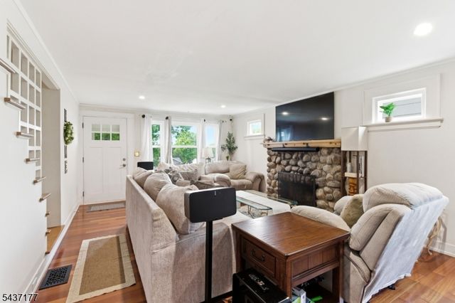 68 Westover Ave, West Caldwell Twp., NJ 07006