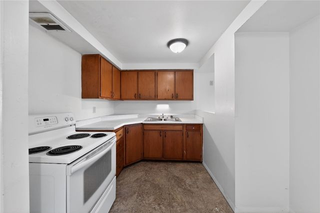 6051 Longford Road, Huber Heights, OH 45424
