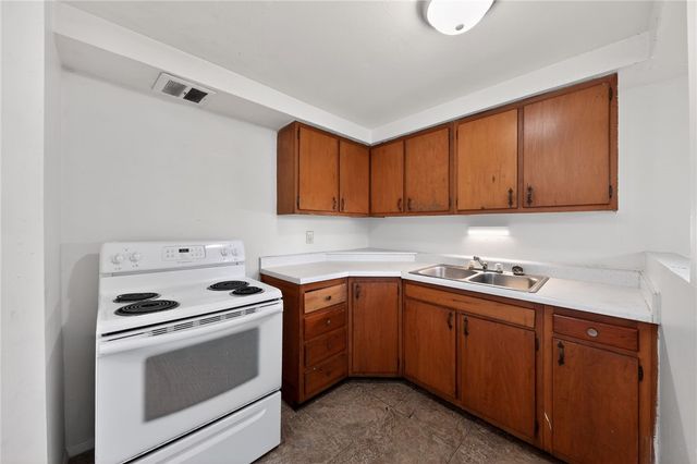 6051 Longford Road, Huber Heights, OH 45424