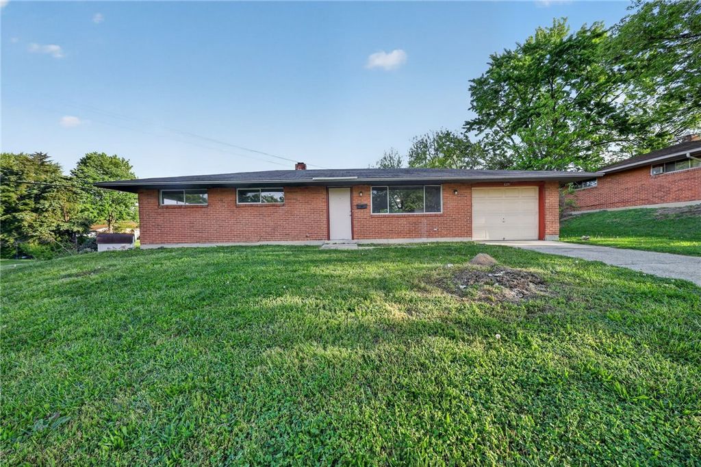 6051 Longford Road, Huber Heights, OH 45424