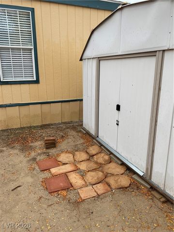 281 West Ellendale Street, Pahrump, NV 89048