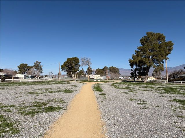 281 West Ellendale Street, Pahrump, NV 89048