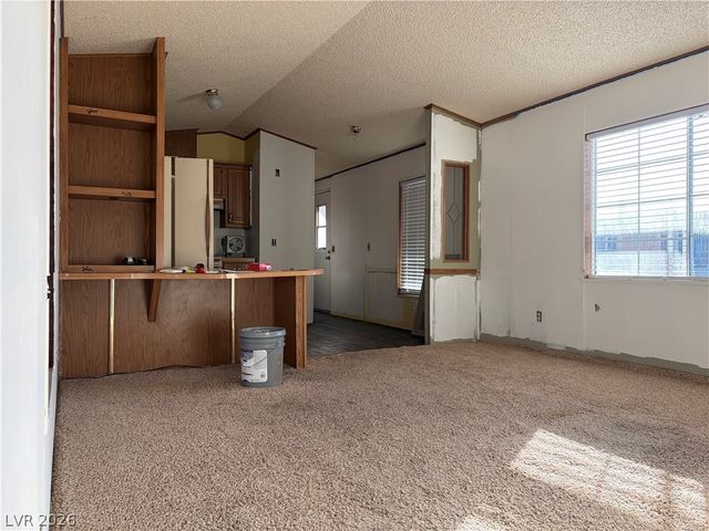 281 West Ellendale Street, Pahrump, NV 89048