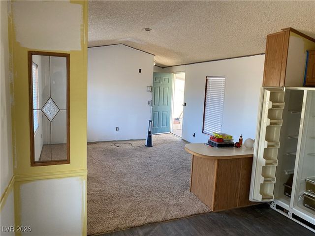 281 West Ellendale Street, Pahrump, NV 89048