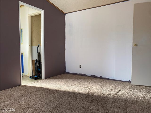 281 West Ellendale Street, Pahrump, NV 89048