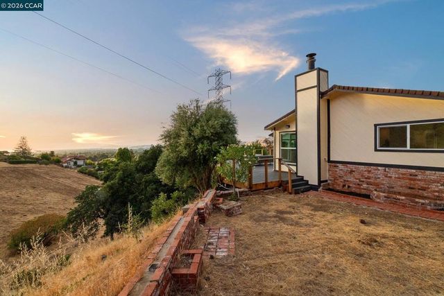 1011 Froyd Rd, Concord, CA 94521