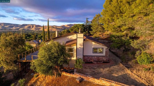 1011 Froyd Rd, Concord, CA 94521