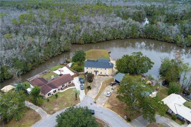 235 Baratara W Drive, Chickasaw, AL 36611