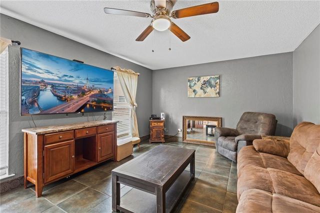 235 Baratara W Drive, Chickasaw, AL 36611