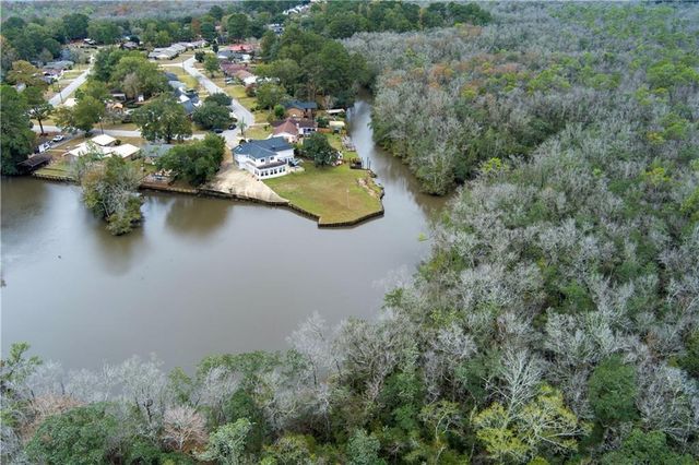 235 Baratara W Drive, Chickasaw, AL 36611