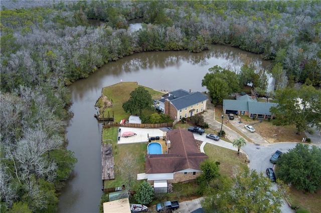 235 Baratara W Drive, Chickasaw, AL 36611