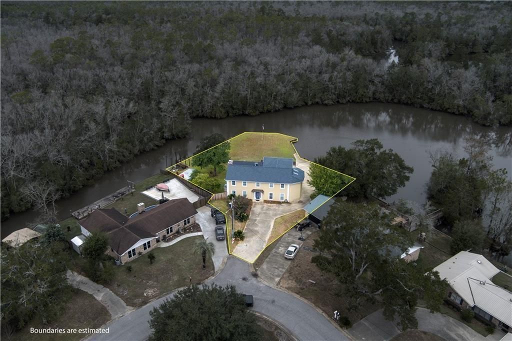 235 Baratara W Drive, Chickasaw, AL 36611