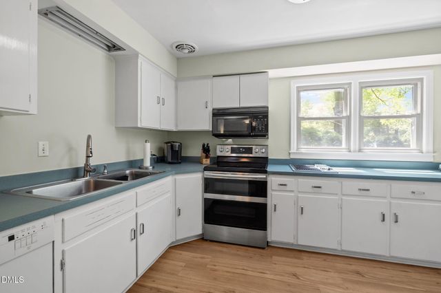 68 Oakwood Drive, Chapel Hill, NC 27517