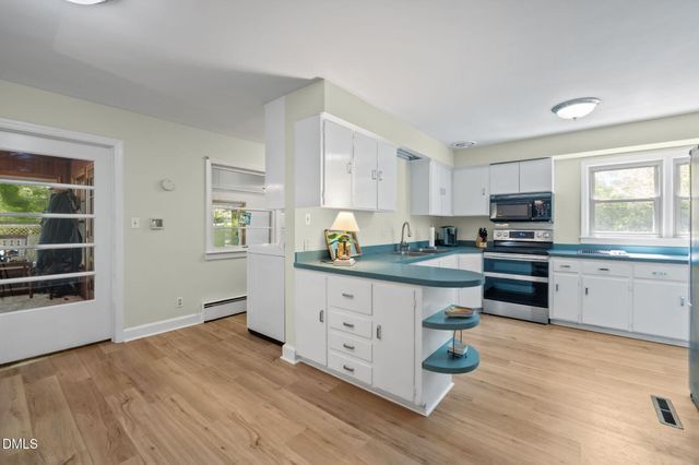 68 Oakwood Drive, Chapel Hill, NC 27517