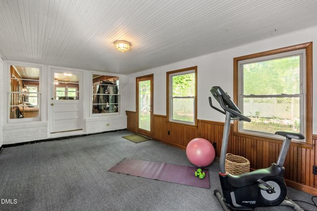 68 Oakwood Drive, Chapel Hill, NC 27517