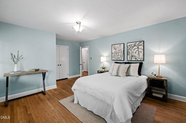 68 Oakwood Drive, Chapel Hill, NC 27517