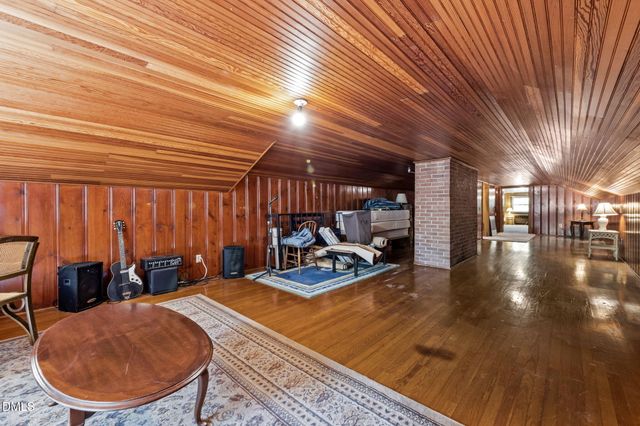 68 Oakwood Drive, Chapel Hill, NC 27517