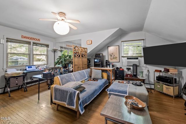 68 Oakwood Drive, Chapel Hill, NC 27517