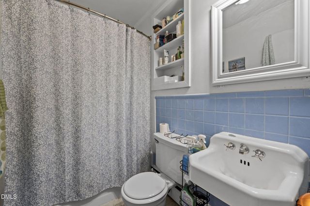 68 Oakwood Drive, Chapel Hill, NC 27517