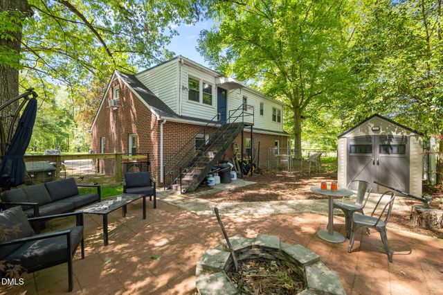 68 Oakwood Drive, Chapel Hill, NC 27517